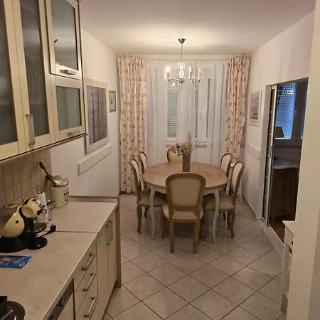Beautifull Spacious Apartment *