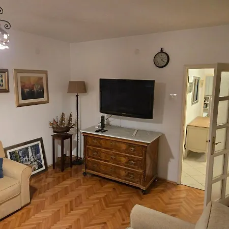 Beautifull Spacious Apartment *