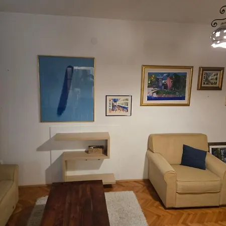 Beautifull Spacious Apartment *